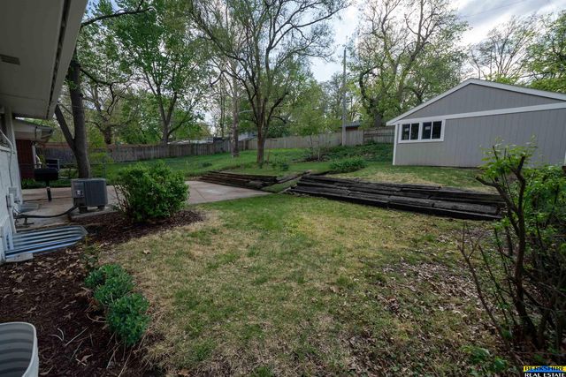 2439 S 37 Street, Lincoln, NE 68506