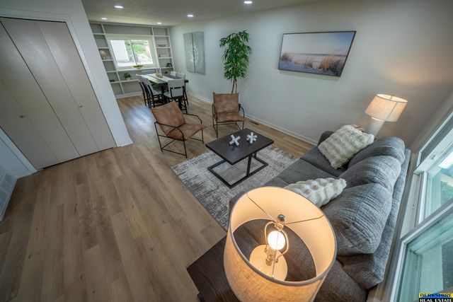 2439 S 37 Street, Lincoln, NE 68506