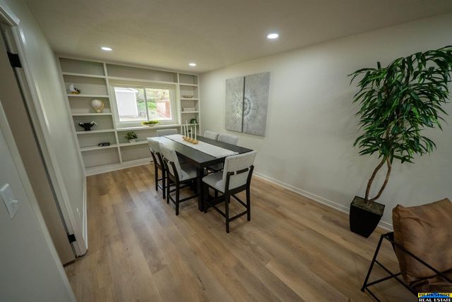 2439 S 37 Street, Lincoln, NE 68506