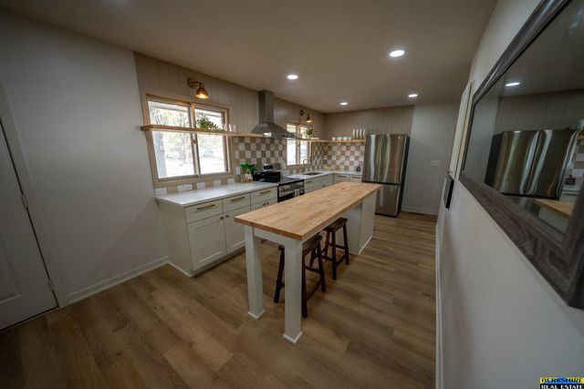2439 S 37 Street, Lincoln, NE 68506