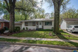 2439 S 37 Street, Lincoln, NE 68506