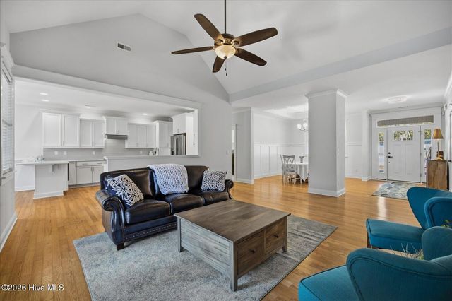 23 Stonegate Circle, Hampstead, NC 28443