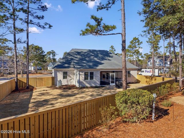 23 Stonegate Circle, Hampstead, NC 28443