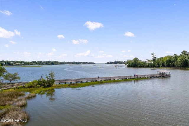 23 Stonegate Circle, Hampstead, NC 28443