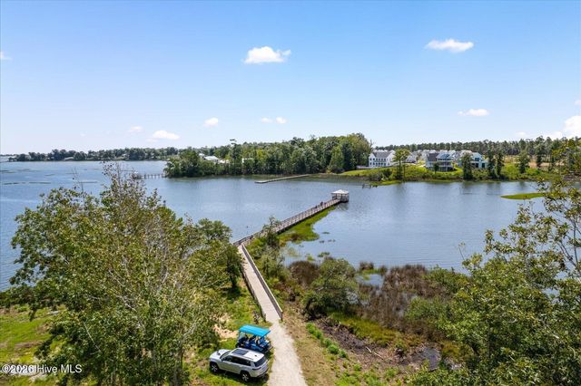 23 Stonegate Circle, Hampstead, NC 28443