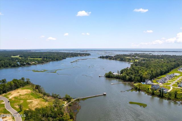 23 Stonegate Circle, Hampstead, NC 28443