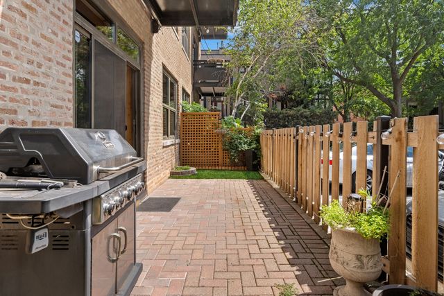 1735 W Diversey Parkway 102, Chicago, IL 60614