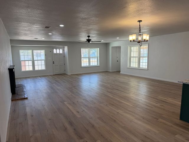 1900 W Tennessee Ave, Midland, TX 79701