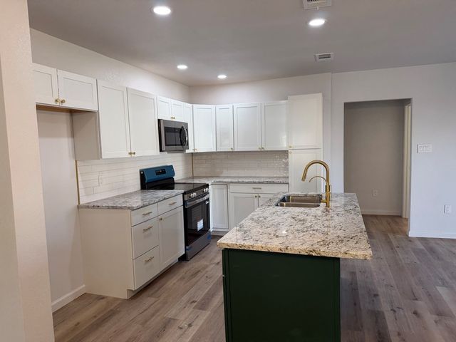 1900 W Tennessee Ave, Midland, TX 79701