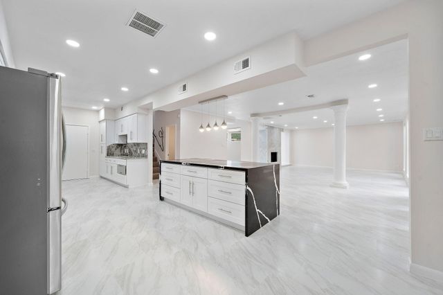 1111 Potomac Drive B, Houston, TX 77057
