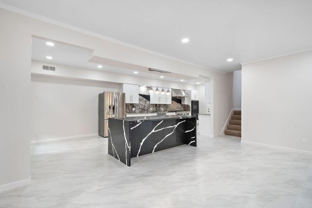1111 Potomac Drive B, Houston, TX 77057
