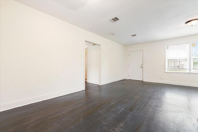 1801 W Houston Drive, La Marque, TX 77568