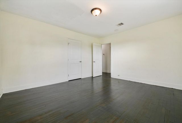 1801 W Houston Drive, La Marque, TX 77568