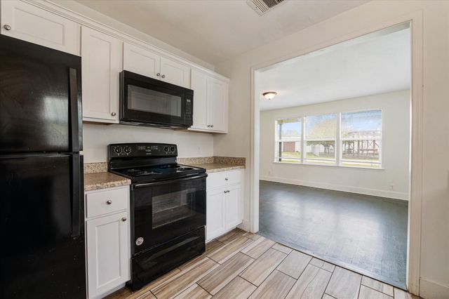 1801 W Houston Drive, La Marque, TX 77568