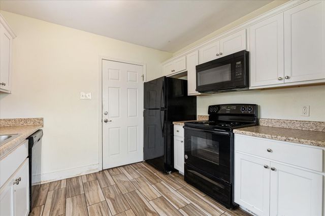 1801 W Houston Drive, La Marque, TX 77568