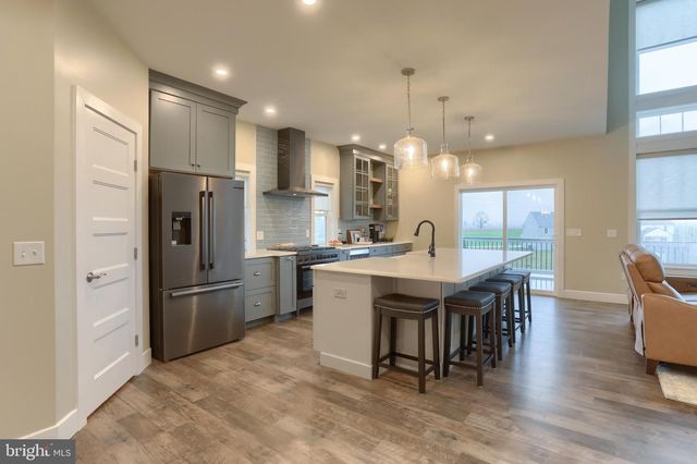 1584 HARRISBURG AVE, Mount Joy, PA 17552