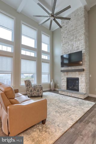 1584 HARRISBURG AVE, Mount Joy, PA 17552