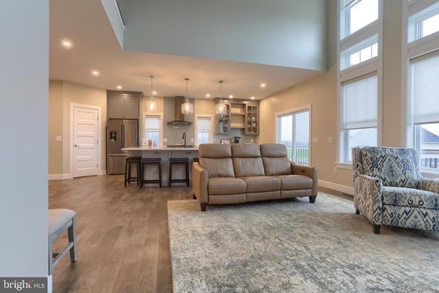 1584 HARRISBURG AVE, Mount Joy, PA 17552