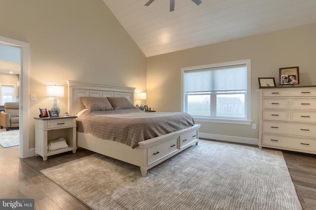 1584 HARRISBURG AVE, Mount Joy, PA 17552