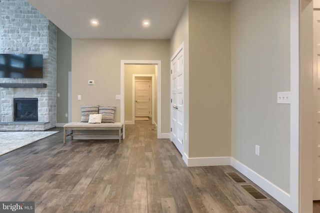 1584 HARRISBURG AVE, Mount Joy, PA 17552