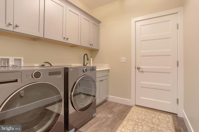 1584 HARRISBURG AVE, Mount Joy, PA 17552