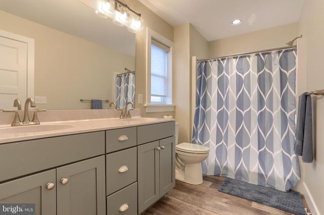 1584 HARRISBURG AVE, Mount Joy, PA 17552