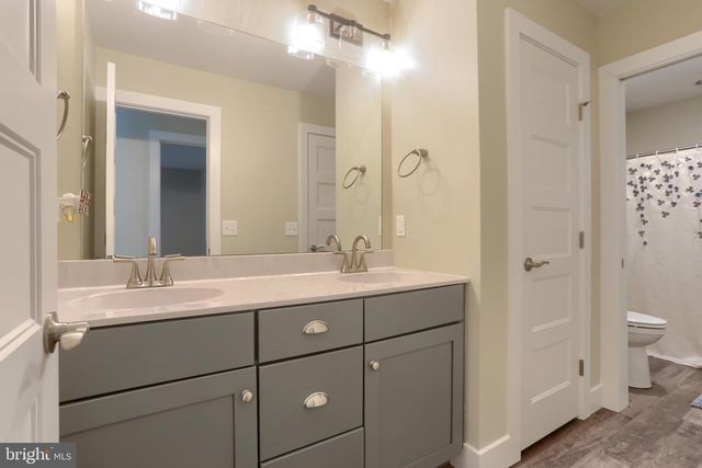 1584 HARRISBURG AVE, Mount Joy, PA 17552