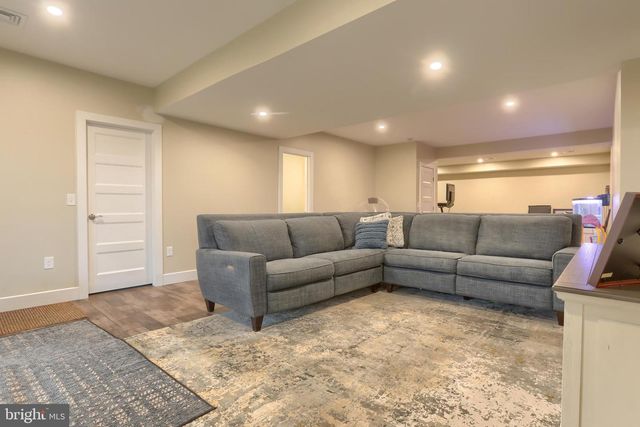 1584 HARRISBURG AVE, Mount Joy, PA 17552