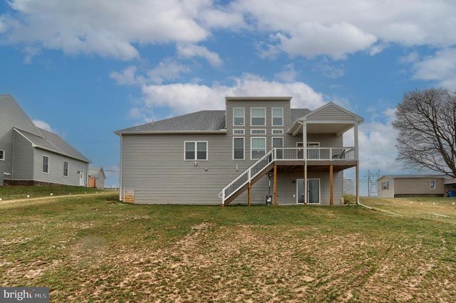 1584 HARRISBURG AVE, Mount Joy, PA 17552