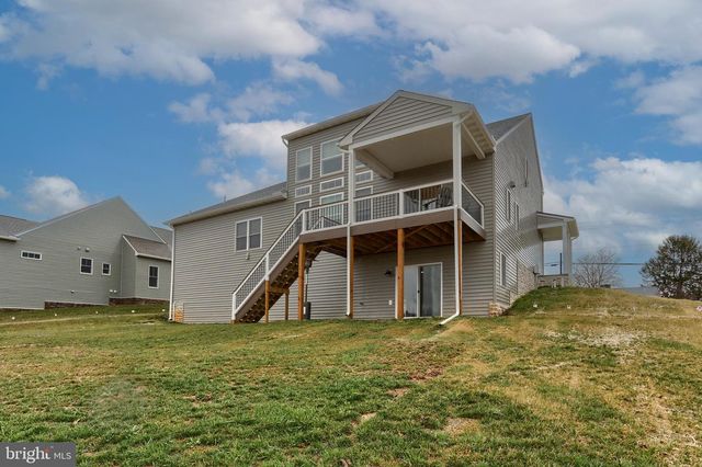 1584 HARRISBURG AVE, Mount Joy, PA 17552