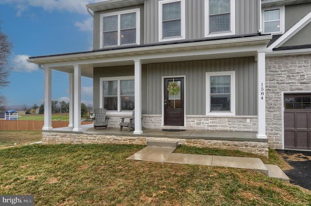 1584 HARRISBURG AVE, Mount Joy, PA 17552