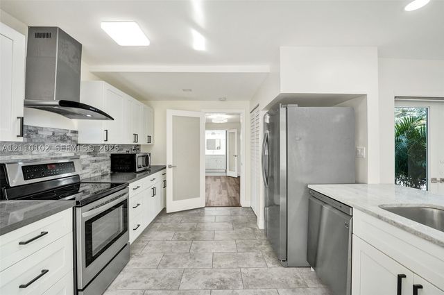 1224 NE 13th Ave 2, Fort Lauderdale, FL 33304