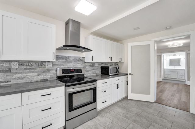 1224 NE 13th Ave 2, Fort Lauderdale, FL 33304
