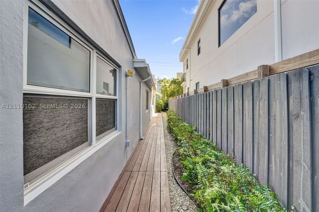 1224 NE 13th Ave 2, Fort Lauderdale, FL 33304