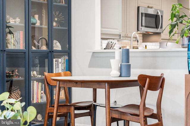 907 S ROLFE ST #1A, Arlington, VA 22204