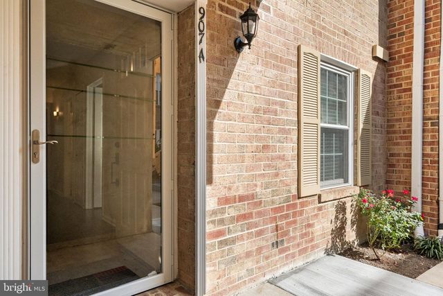 907 S ROLFE ST #1A, Arlington, VA 22204