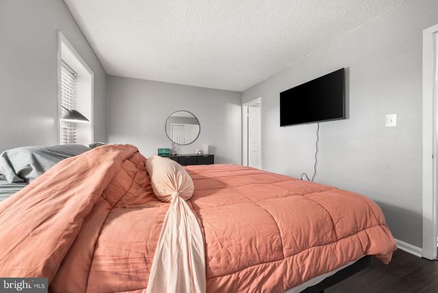 907 S ROLFE ST #1A, Arlington, VA 22204