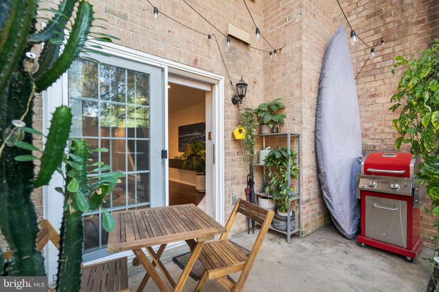 907 S ROLFE ST #1A, Arlington, VA 22204