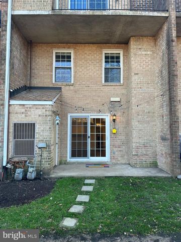 907 S ROLFE ST #1A, Arlington, VA 22204