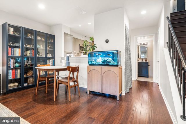 907 S ROLFE ST #1A, Arlington, VA 22204