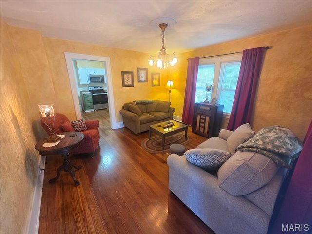 260 N 4th Street, Ste Genevieve, MO 63670