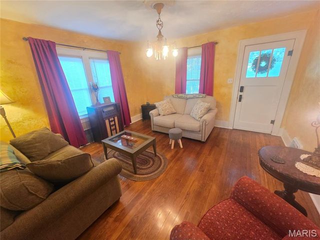 260 N 4th Street, Ste Genevieve, MO 63670