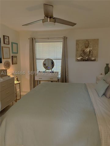 15591 SW 105th Ter 518, Miami, FL 33196