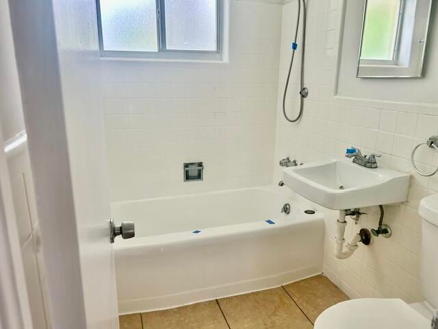 2548 Gulfstream Lane, Fort Lauderdale, FL 33312