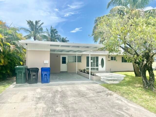 2548 Gulfstream Lane, Fort Lauderdale, FL 33312