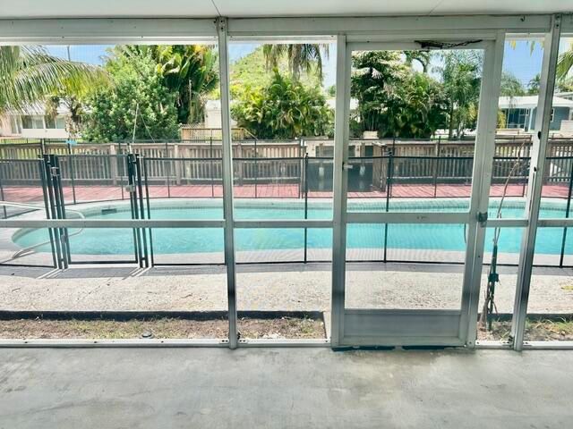 2548 Gulfstream Lane, Fort Lauderdale, FL 33312