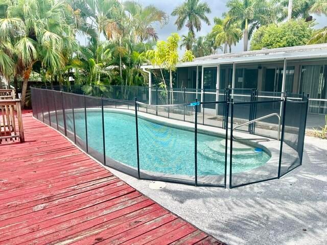 2548 Gulfstream Lane, Fort Lauderdale, FL 33312