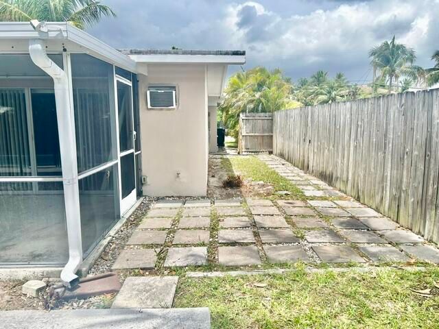 2548 Gulfstream Lane, Fort Lauderdale, FL 33312