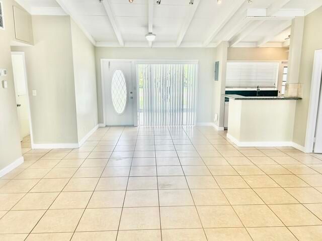 2548 Gulfstream Lane, Fort Lauderdale, FL 33312