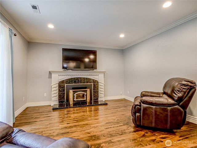 5920 35th Way SE, Auburn, WA 98092
